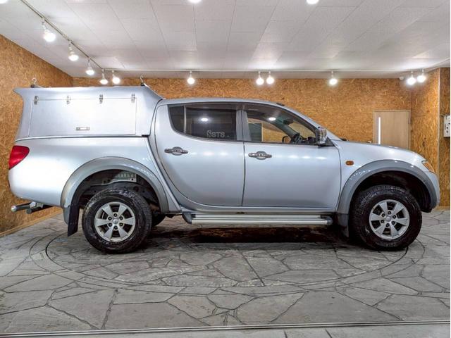 トライトン ベースグレード キャノピー ワンオーナー Stradaナビ Clarionオーディオ フォグランプ 純正AW パートタイム4WD ドアバイザー サイドステップ リモコンキー スペアキー ETC車載器 走行9.3万キロ(13枚目)