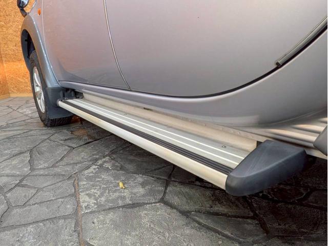 トライトン ベースグレード キャノピー ワンオーナー Stradaナビ Clarionオーディオ フォグランプ 純正AW パートタイム4WD ドアバイザー サイドステップ リモコンキー スペアキー ETC車載器 走行9.3万キロ(19枚目)