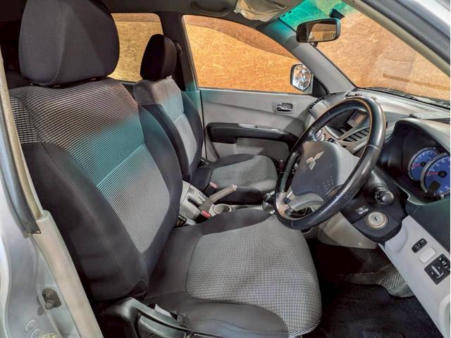 トライトン ベースグレード キャノピー ワンオーナー Stradaナビ Clarionオーディオ フォグランプ 純正AW パートタイム4WD ドアバイザー サイドステップ リモコンキー スペアキー ETC車載器 走行9.3万キロ(48枚目)