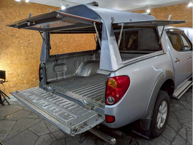 トライトン ベースグレード キャノピー ワンオーナー Stradaナビ Clarionオーディオ フォグランプ 純正AW パートタイム4WD ドアバイザー サイドステップ リモコンキー スペアキー ETC車載器 走行9.3万キロ(62枚目)