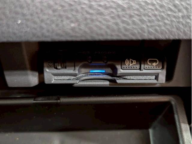 セレナ ハイウェイスター　Ｓ－ハイブリッド　ユーザー様直接仕入れ　純正ナビ　デジタルＴＶ　Ｂｌｕｅｔｏｏｔｈ接続　バックモニター　ＬＥＤヘッドライト　フォグ　純正１６インチＡＷ　パワースライドドア　インテリジェントキー　スペアキー　ＥＴＣ車載器（34枚目）