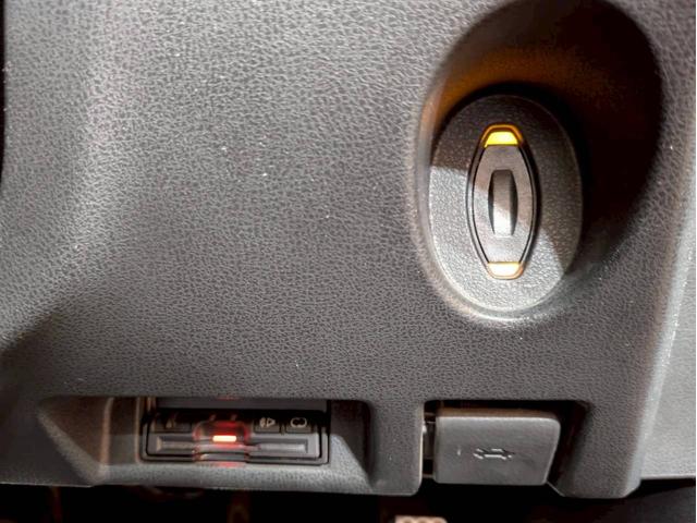 フェアレディZ バージョンS 6速MT V6/3.7L 336PS 社外ナビ デジタルTV BT接続 ケンウッドオーディオ HIDヘッドライト 純正19インチAW 前後ドラレコ プッシュスタート インテリジェントキー ETC車載器(28枚目)