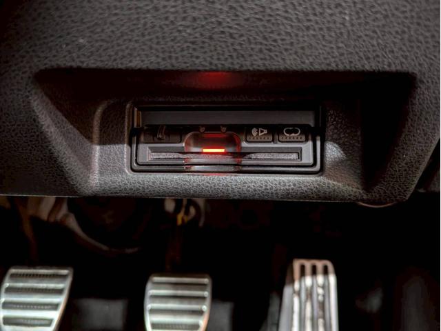 フェアレディZ バージョンS 6速MT V6/3.7L 336PS 社外ナビ デジタルTV BT接続 ケンウッドオーディオ HIDヘッドライト 純正19インチAW 前後ドラレコ プッシュスタート インテリジェントキー ETC車載器(29枚目)