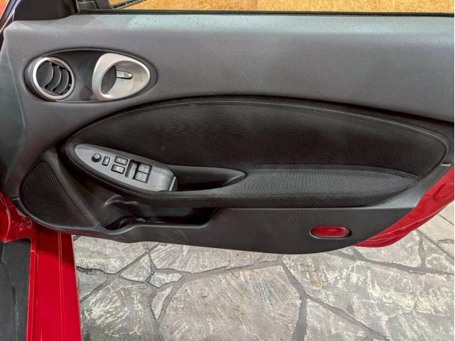 フェアレディZ バージョンS 6速MT V6/3.7L 336PS 社外ナビ デジタルTV BT接続 ケンウッドオーディオ HIDヘッドライト 純正19インチAW 前後ドラレコ プッシュスタート インテリジェントキー ETC車載器(32枚目)