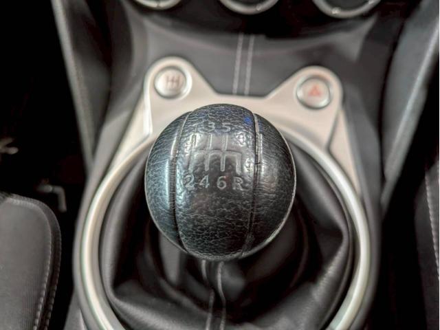 フェアレディZ バージョンS 6速MT V6/3.7L 336PS 社外ナビ デジタルTV BT接続 ケンウッドオーディオ HIDヘッドライト 純正19インチAW 前後ドラレコ プッシュスタート インテリジェントキー ETC車載器(41枚目)