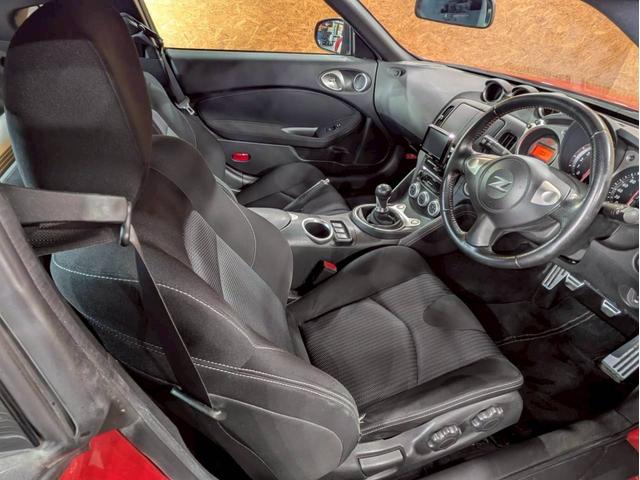 フェアレディZ バージョンS 6速MT V6/3.7L 336PS 社外ナビ デジタルTV BT接続 ケンウッドオーディオ HIDヘッドライト 純正19インチAW 前後ドラレコ プッシュスタート インテリジェントキー ETC車載器(48枚目)