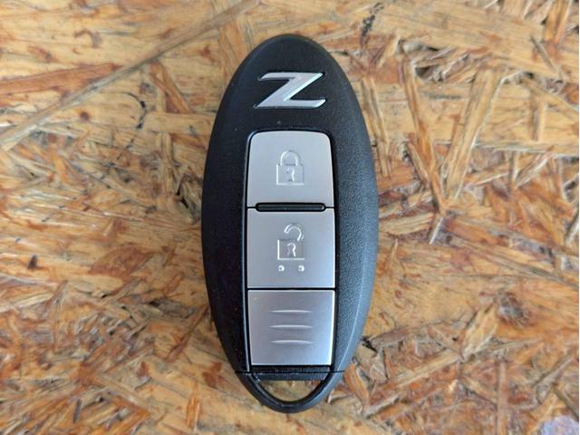 フェアレディZ バージョンS 6速MT V6/3.7L 336PS 社外ナビ デジタルTV BT接続 ケンウッドオーディオ HIDヘッドライト 純正19インチAW 前後ドラレコ プッシュスタート インテリジェントキー ETC車載器(60枚目)