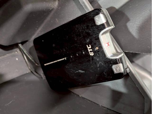 ジムニー ＸＧ　ユーザー様仕入　５ＭＴ　リフトアップ　タニグチマフラー　社外ステップ　ラテラルロッド　社外１６インチＡＷ　デジタルインナーミラー　社外ナビ　フルセグＴＶ　シートカバー　牽引フック　リモコンキー　ＥＴＣ（46枚目）