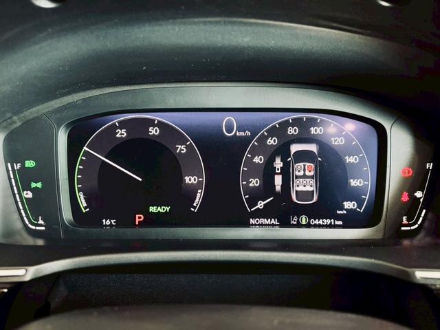 シビック e:HEV リアウィング ダウンサス LEDヘッドライト 純正18インチアルミ 純正ナビ フルセグTV BT接続 バックカメラ ハーフレザー パワーシート シートヒーター クルコン 置くだけ充電 ドラレコ ETC(23枚目)