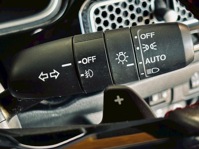 シビック e:HEV リアウィング ダウンサス LEDヘッドライト 純正18インチアルミ 純正ナビ フルセグTV BT接続 バックカメラ ハーフレザー パワーシート シートヒーター クルコン 置くだけ充電 ドラレコ ETC(29枚目)