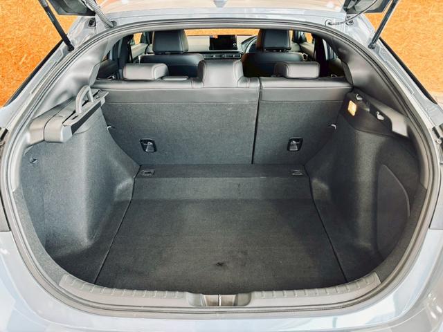 シビック e:HEV リアウィング ダウンサス LEDヘッドライト 純正18インチアルミ 純正ナビ フルセグTV BT接続 バックカメラ ハーフレザー パワーシート シートヒーター クルコン 置くだけ充電 ドラレコ ETC(61枚目)