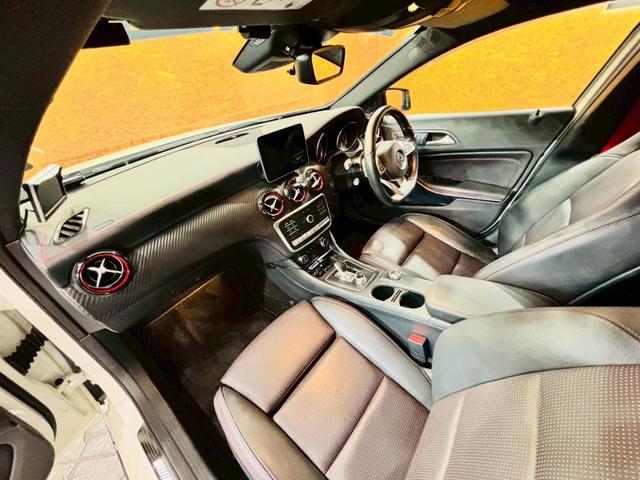 Ａクラス Ａ４５　４マチック　パナメリカーナグリル　ルーフスポイラ　ルーフラッピング　ＬＥＤライト　純正ＡＷ　純正ナビ　フルセグＴＶ　ＢＴ接続　バックカメラ　革シート　パワーシート　シートヒーター　ＢＳＭ　ＳＵＰＥＲＣＡＴ　ＥＴＣ（62枚目）