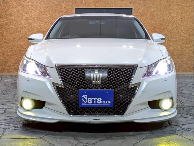 クラウン アスリートＧ　ユーザー様仕入　タナベ車高調　Ｔｏｍｓフルエアロ・マフラー・ステア　社外１９インチＡＷ　ヴァレンティＬＥＤテール　トランク・ルーフスポイラー　純正ナビ　Ｂカメラ　黒革シート　電動シート　シートヒーター（9枚目）
