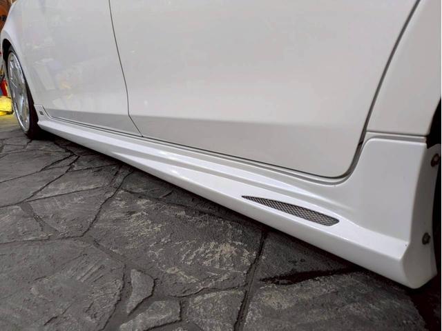 クラウン アスリートＧ　ユーザー様仕入　タナベ車高調　Ｔｏｍｓフルエアロ・マフラー・ステア　社外１９インチＡＷ　ヴァレンティＬＥＤテール　トランク・ルーフスポイラー　純正ナビ　Ｂカメラ　黒革シート　電動シート　シートヒーター（22枚目）