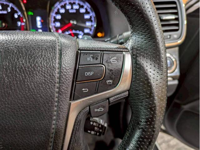 クラウン アスリートＧ　ユーザー様仕入　タナベ車高調　Ｔｏｍｓフルエアロ・マフラー・ステア　社外１９インチＡＷ　ヴァレンティＬＥＤテール　トランク・ルーフスポイラー　純正ナビ　Ｂカメラ　黒革シート　電動シート　シートヒーター（31枚目）