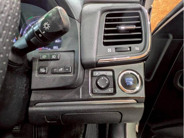 クラウン アスリートＧ　ユーザー様仕入　タナベ車高調　Ｔｏｍｓフルエアロ・マフラー・ステア　社外１９インチＡＷ　ヴァレンティＬＥＤテール　トランク・ルーフスポイラー　純正ナビ　Ｂカメラ　黒革シート　電動シート　シートヒーター（35枚目）