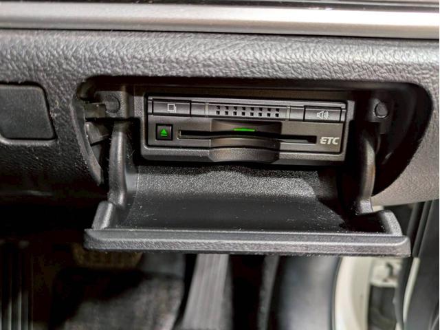 クラウン アスリートＧ　ユーザー様仕入　タナベ車高調　Ｔｏｍｓフルエアロ・マフラー・ステア　社外１９インチＡＷ　ヴァレンティＬＥＤテール　トランク・ルーフスポイラー　純正ナビ　Ｂカメラ　黒革シート　電動シート　シートヒーター（36枚目）