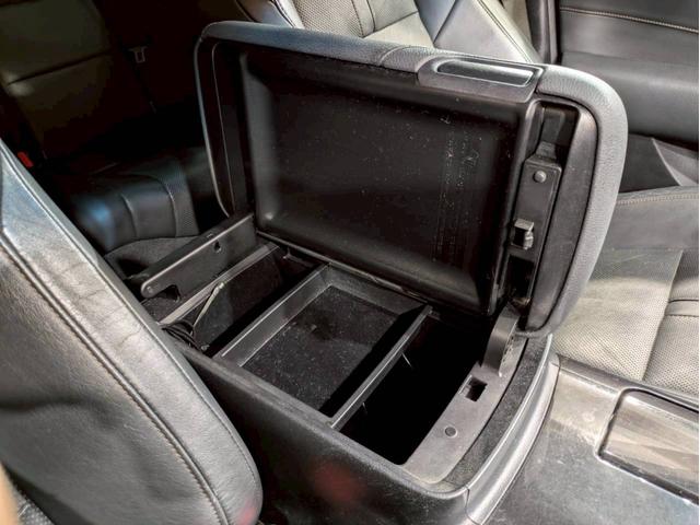 クラウン アスリートＧ　ユーザー様仕入　タナベ車高調　Ｔｏｍｓフルエアロ・マフラー・ステア　社外１９インチＡＷ　ヴァレンティＬＥＤテール　トランク・ルーフスポイラー　純正ナビ　Ｂカメラ　黒革シート　電動シート　シートヒーター（43枚目）