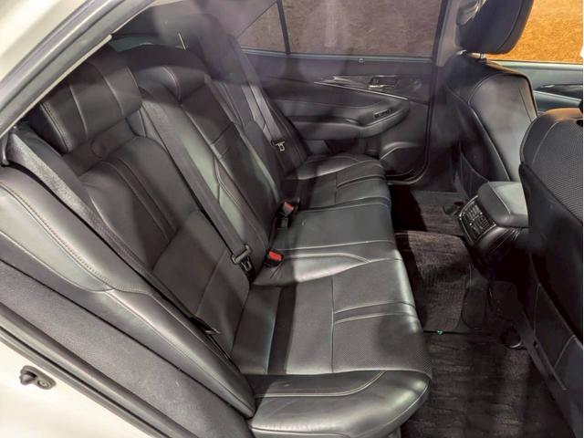 クラウン アスリートＧ　ユーザー様仕入　タナベ車高調　Ｔｏｍｓフルエアロ・マフラー・ステア　社外１９インチＡＷ　ヴァレンティＬＥＤテール　トランク・ルーフスポイラー　純正ナビ　Ｂカメラ　黒革シート　電動シート　シートヒーター（56枚目）