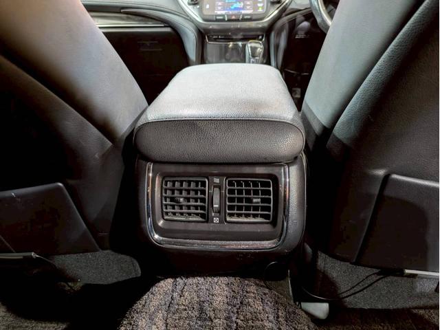 クラウン アスリートＧ　ユーザー様仕入　タナベ車高調　Ｔｏｍｓフルエアロ・マフラー・ステア　社外１９インチＡＷ　ヴァレンティＬＥＤテール　トランク・ルーフスポイラー　純正ナビ　Ｂカメラ　黒革シート　電動シート　シートヒーター（60枚目）