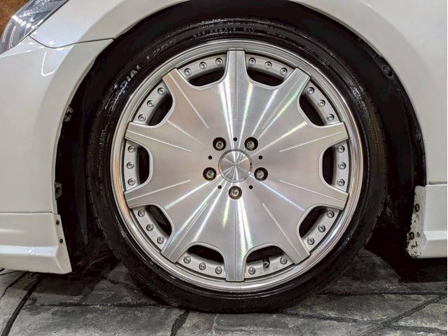 クラウン アスリートＧ　ユーザー様仕入　タナベ車高調　Ｔｏｍｓフルエアロ・マフラー・ステア　社外１９インチＡＷ　ヴァレンティＬＥＤテール　トランク・ルーフスポイラー　純正ナビ　Ｂカメラ　黒革シート　電動シート　シートヒーター（66枚目）