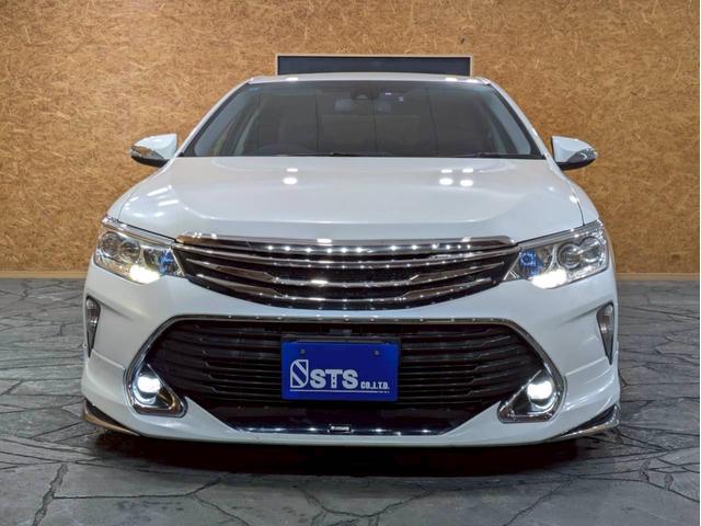 カムリ ハイブリッド　Ｇパッケージ・プレミアムブラック　フロントモデリスタ　ＢＬＩＴＺ車高調　ＷＯＲＫ１８インチＡＷ　ＬＥＤヘッドライト　純正ナビ　フルセグＴＶ　ＢＴ接続　バックモニター　ハーフレザー　パワーシート　プリクラッシュ　レーダークルーズ　ＥＴＣ（8枚目）