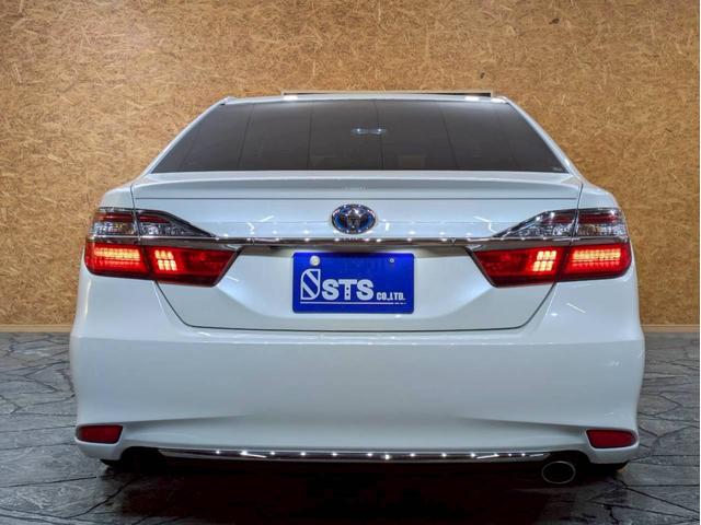 カムリ ハイブリッド　Ｇパッケージ・プレミアムブラック　フロントモデリスタ　ＢＬＩＴＺ車高調　ＷＯＲＫ１８インチＡＷ　ＬＥＤヘッドライト　純正ナビ　フルセグＴＶ　ＢＴ接続　バックモニター　ハーフレザー　パワーシート　プリクラッシュ　レーダークルーズ　ＥＴＣ（16枚目）