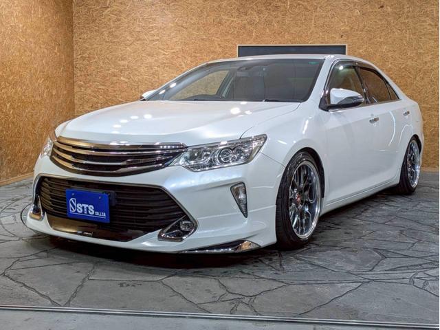 カムリ ハイブリッド　Ｇパッケージ・プレミアムブラック　フロントモデリスタ　ＢＬＩＴＺ車高調　ＷＯＲＫ１８インチＡＷ　ＬＥＤヘッドライト　純正ナビ　フルセグＴＶ　ＢＴ接続　バックモニター　ハーフレザー　パワーシート　プリクラッシュ　レーダークルーズ　ＥＴＣ（19枚目）