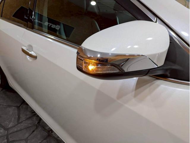 カムリ ハイブリッド　Ｇパッケージ・プレミアムブラック　フロントモデリスタ　ＢＬＩＴＺ車高調　ＷＯＲＫ１８インチＡＷ　ＬＥＤヘッドライト　純正ナビ　フルセグＴＶ　ＢＴ接続　バックモニター　ハーフレザー　パワーシート　プリクラッシュ　レーダークルーズ　ＥＴＣ（20枚目）