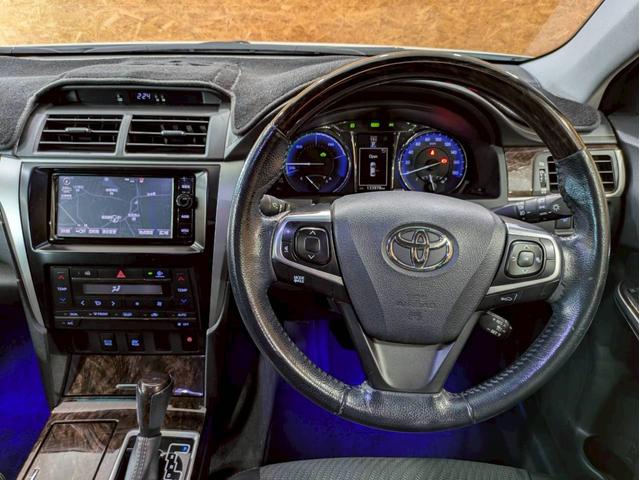 カムリ ハイブリッド　Ｇパッケージ・プレミアムブラック　フロントモデリスタ　ＢＬＩＴＺ車高調　ＷＯＲＫ１８インチＡＷ　ＬＥＤヘッドライト　純正ナビ　フルセグＴＶ　ＢＴ接続　バックモニター　ハーフレザー　パワーシート　プリクラッシュ　レーダークルーズ　ＥＴＣ（29枚目）