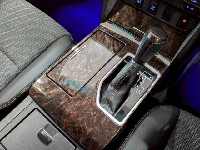 カムリ ハイブリッド　Ｇパッケージ・プレミアムブラック　フロントモデリスタ　ＢＬＩＴＺ車高調　ＷＯＲＫ１８インチＡＷ　ＬＥＤヘッドライト　純正ナビ　フルセグＴＶ　ＢＴ接続　バックモニター　ハーフレザー　パワーシート　プリクラッシュ　レーダークルーズ　ＥＴＣ（45枚目）