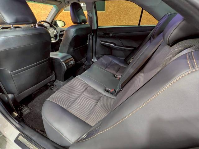 カムリ ハイブリッド　Ｇパッケージ・プレミアムブラック　フロントモデリスタ　ＢＬＩＴＺ車高調　ＷＯＲＫ１８インチＡＷ　ＬＥＤヘッドライト　純正ナビ　フルセグＴＶ　ＢＴ接続　バックモニター　ハーフレザー　パワーシート　プリクラッシュ　レーダークルーズ　ＥＴＣ（66枚目）