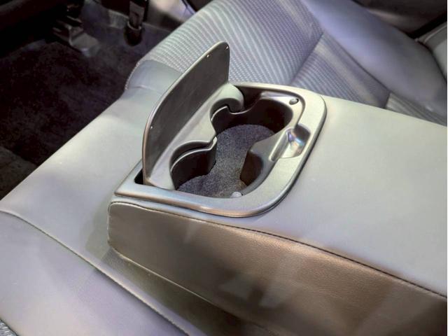 カムリ ハイブリッド　Ｇパッケージ・プレミアムブラック　フロントモデリスタ　ＢＬＩＴＺ車高調　ＷＯＲＫ１８インチＡＷ　ＬＥＤヘッドライト　純正ナビ　フルセグＴＶ　ＢＴ接続　バックモニター　ハーフレザー　パワーシート　プリクラッシュ　レーダークルーズ　ＥＴＣ（70枚目）