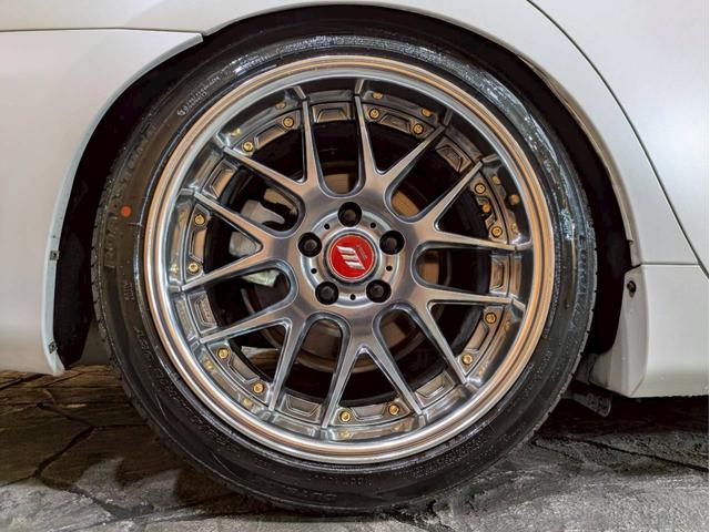 カムリ ハイブリッド　Ｇパッケージ・プレミアムブラック　フロントモデリスタ　ＢＬＩＴＺ車高調　ＷＯＲＫ１８インチＡＷ　ＬＥＤヘッドライト　純正ナビ　フルセグＴＶ　ＢＴ接続　バックモニター　ハーフレザー　パワーシート　プリクラッシュ　レーダークルーズ　ＥＴＣ（75枚目）