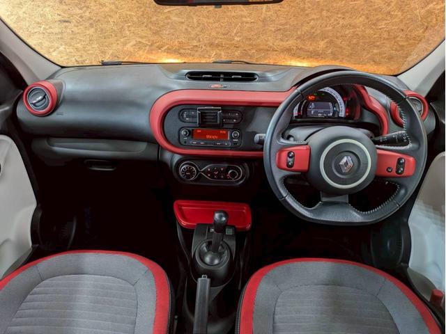 トゥインゴ インテンス オーディオ Bluetooth USB接続端子 純正15インチアルミ フォグランプ ステアスイッチ オートクルーズ コーナーセンサー ドラレコ ECOモード オートエアコン リモコンキー ETC車載器(24枚目)