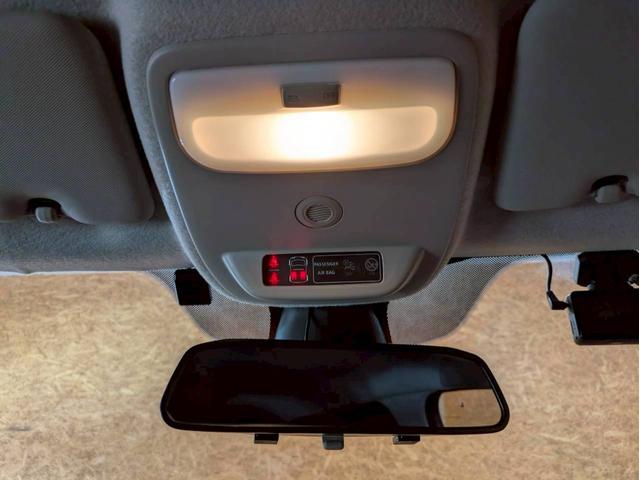 トゥインゴ インテンス オーディオ Bluetooth USB接続端子 純正15インチアルミ フォグランプ ステアスイッチ オートクルーズ コーナーセンサー ドラレコ ECOモード オートエアコン リモコンキー ETC車載器(36枚目)