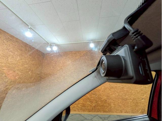 トゥインゴ インテンス オーディオ Bluetooth USB接続端子 純正15インチアルミ フォグランプ ステアスイッチ オートクルーズ コーナーセンサー ドラレコ ECOモード オートエアコン リモコンキー ETC車載器(37枚目)