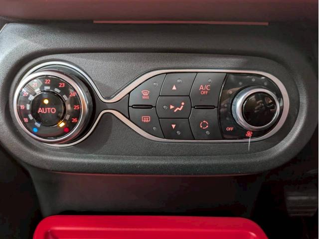 トゥインゴ インテンス オーディオ Bluetooth USB接続端子 純正15インチアルミ フォグランプ ステアスイッチ オートクルーズ コーナーセンサー ドラレコ ECOモード オートエアコン リモコンキー ETC車載器(40枚目)