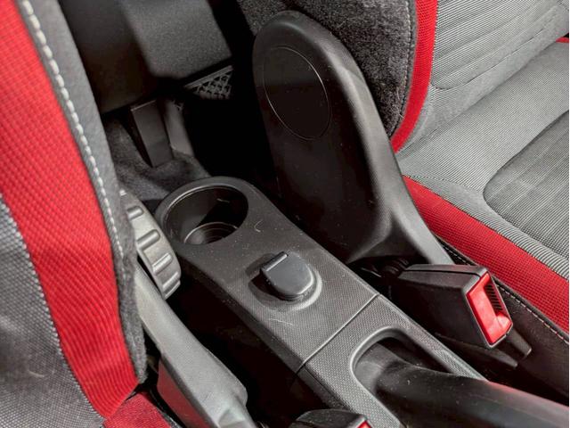 トゥインゴ インテンス オーディオ Bluetooth USB接続端子 純正15インチアルミ フォグランプ ステアスイッチ オートクルーズ コーナーセンサー ドラレコ ECOモード オートエアコン リモコンキー ETC車載器(46枚目)