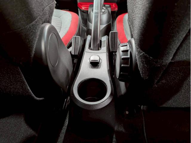 トゥインゴ インテンス オーディオ Bluetooth USB接続端子 純正15インチアルミ フォグランプ ステアスイッチ オートクルーズ コーナーセンサー ドラレコ ECOモード オートエアコン リモコンキー ETC車載器(47枚目)