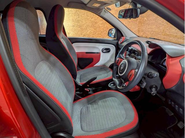 トゥインゴ インテンス オーディオ Bluetooth USB接続端子 純正15インチアルミ フォグランプ ステアスイッチ オートクルーズ コーナーセンサー ドラレコ ECOモード オートエアコン リモコンキー ETC車載器(51枚目)