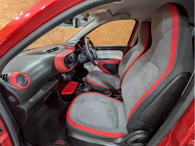 トゥインゴ インテンス オーディオ Bluetooth USB接続端子 純正15インチアルミ フォグランプ ステアスイッチ オートクルーズ コーナーセンサー ドラレコ ECOモード オートエアコン リモコンキー ETC車載器(54枚目)