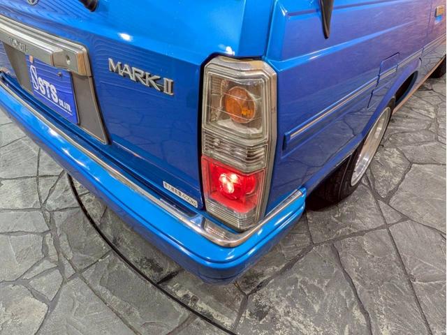 マークIIバン ＧＬ　ユーザー様直接仕入　全塗装キャンディーブルー　社外グリル　ＳＳＲマークＩ１５インチＡＷ　社外テールライト　社外ステアリング　カロッツェリアオーディオ　ＡＬＰＩＮＥツィーター　ＡＣエアコン　ＥＴＣ車載器（18枚目）