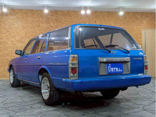 マークIIバン ＧＬ　ユーザー様直接仕入　全塗装キャンディーブルー　社外グリル　ＳＳＲマークＩ１５インチＡＷ　社外テールライト　社外ステアリング　カロッツェリアオーディオ　ＡＬＰＩＮＥツィーター　ＡＣエアコン　ＥＴＣ車載器（19枚目）