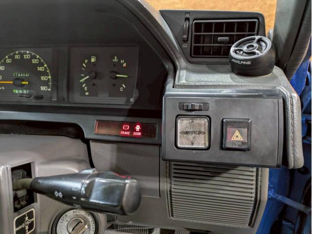 マークIIバン ＧＬ　ユーザー様直接仕入　全塗装キャンディーブルー　社外グリル　ＳＳＲマークＩ１５インチＡＷ　社外テールライト　社外ステアリング　カロッツェリアオーディオ　ＡＬＰＩＮＥツィーター　ＡＣエアコン　ＥＴＣ車載器（30枚目）