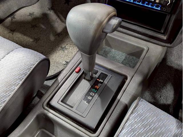 マークIIバン ＧＬ　ユーザー様直接仕入　全塗装キャンディーブルー　社外グリル　ＳＳＲマークＩ１５インチＡＷ　社外テールライト　社外ステアリング　カロッツェリアオーディオ　ＡＬＰＩＮＥツィーター　ＡＣエアコン　ＥＴＣ車載器（44枚目）