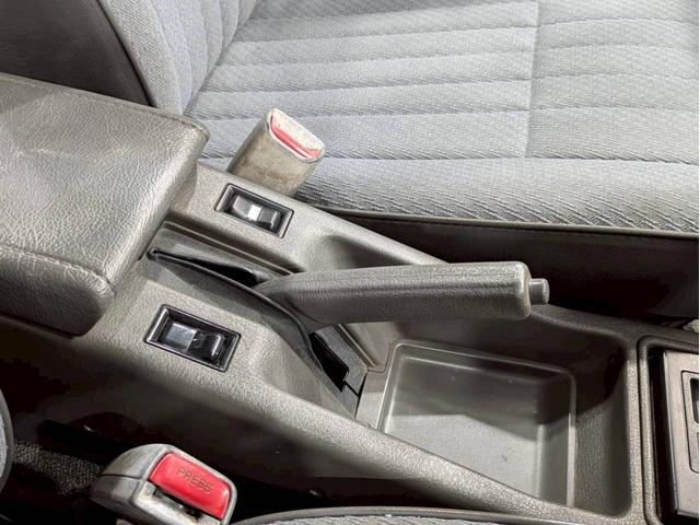 マークIIバン ＧＬ　ユーザー様直接仕入　全塗装キャンディーブルー　社外グリル　ＳＳＲマークＩ１５インチＡＷ　社外テールライト　社外ステアリング　カロッツェリアオーディオ　ＡＬＰＩＮＥツィーター　ＡＣエアコン　ＥＴＣ車載器（45枚目）