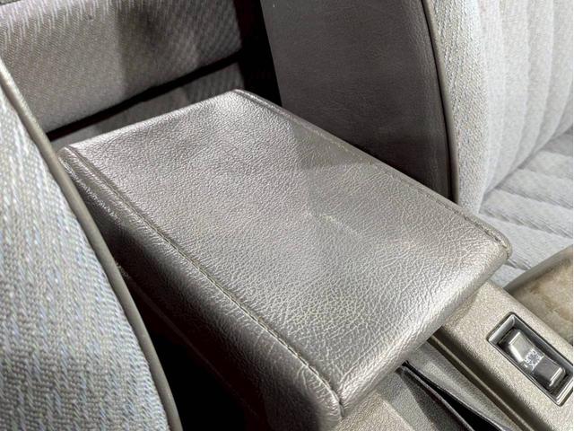 マークIIバン ＧＬ　ユーザー様直接仕入　全塗装キャンディーブルー　社外グリル　ＳＳＲマークＩ１５インチＡＷ　社外テールライト　社外ステアリング　カロッツェリアオーディオ　ＡＬＰＩＮＥツィーター　ＡＣエアコン　ＥＴＣ車載器（47枚目）