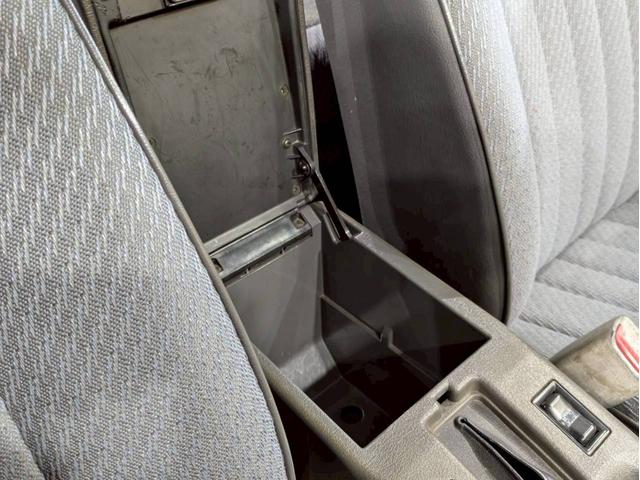 マークIIバン ＧＬ　ユーザー様直接仕入　全塗装キャンディーブルー　社外グリル　ＳＳＲマークＩ１５インチＡＷ　社外テールライト　社外ステアリング　カロッツェリアオーディオ　ＡＬＰＩＮＥツィーター　ＡＣエアコン　ＥＴＣ車載器（48枚目）