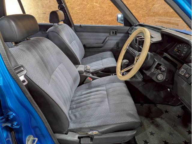 マークIIバン ＧＬ　ユーザー様直接仕入　全塗装キャンディーブルー　社外グリル　ＳＳＲマークＩ１５インチＡＷ　社外テールライト　社外ステアリング　カロッツェリアオーディオ　ＡＬＰＩＮＥツィーター　ＡＣエアコン　ＥＴＣ車載器（51枚目）